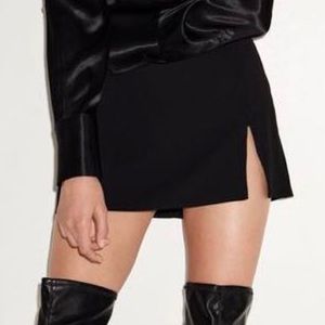 Zara 🖤 NWT Black Basic Mini Skirt with Slit